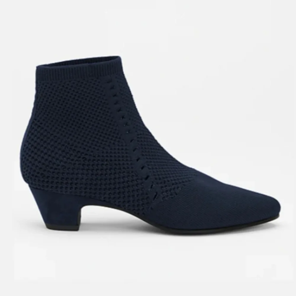 Eileen Fisher Purl Black Stretch Knit Sock Booties Size 7.5